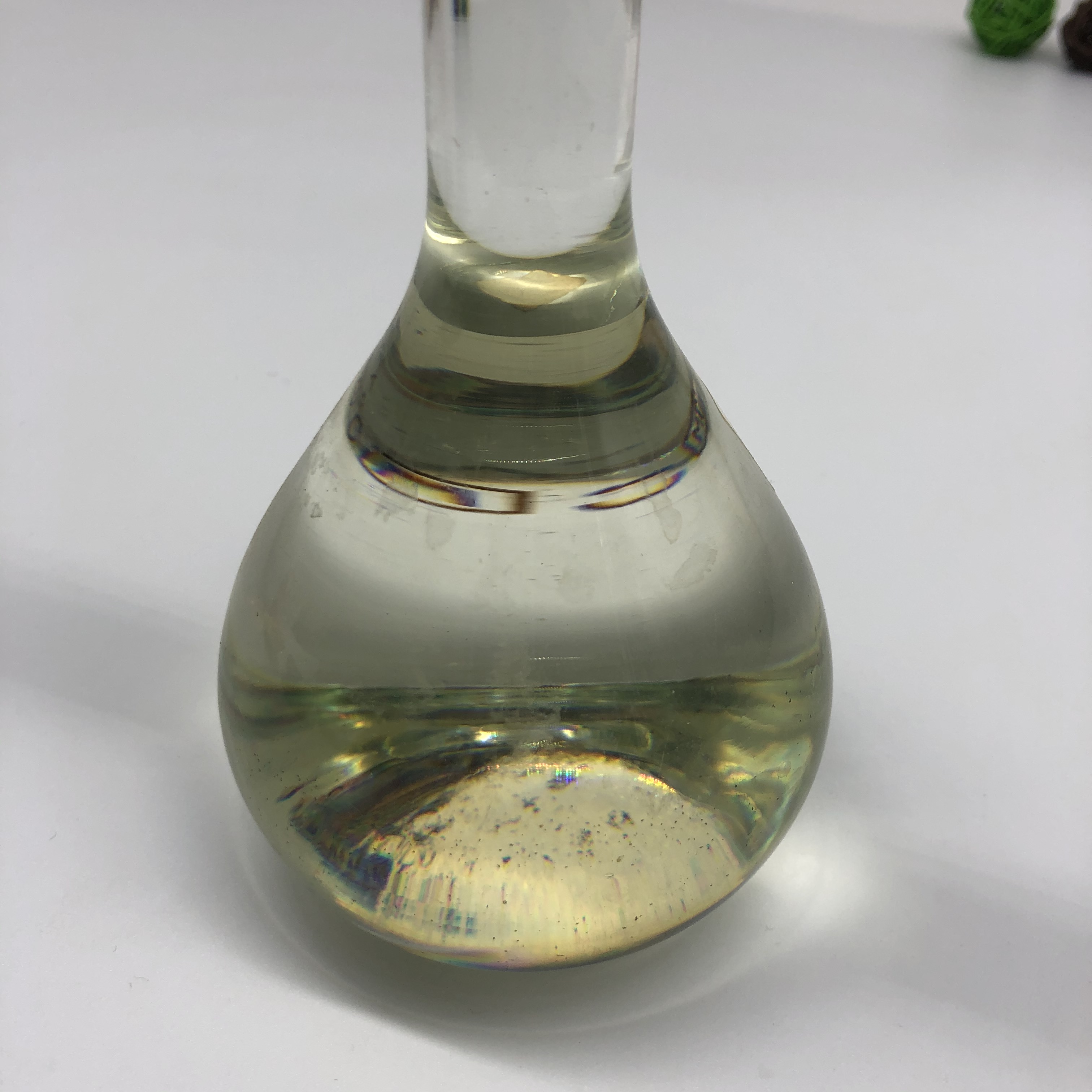 3-(2-ethylhexoxy)propane-1,2-diol 99%
